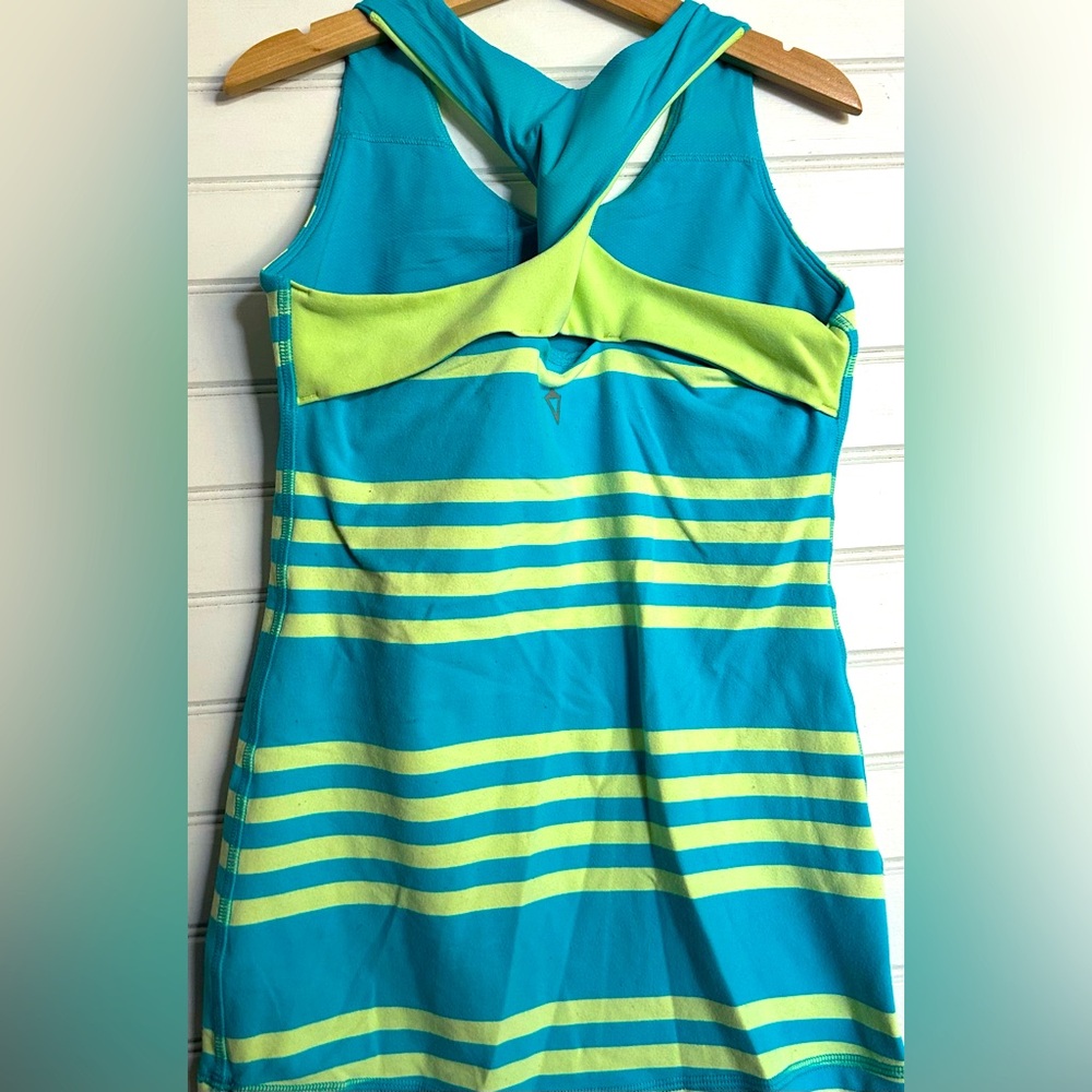 IVIVVA girls size 10 tank top in excellent condition